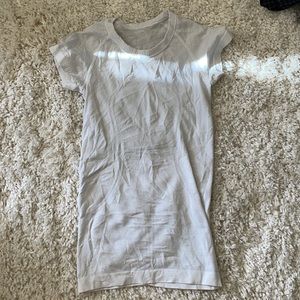 Lululemon workout top